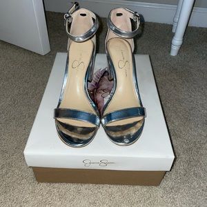 Worn multiple times. Loved these heels!!